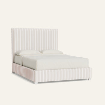 FEATURED: Shown in Queen / 9" Rails / Smoke / Flour Welt