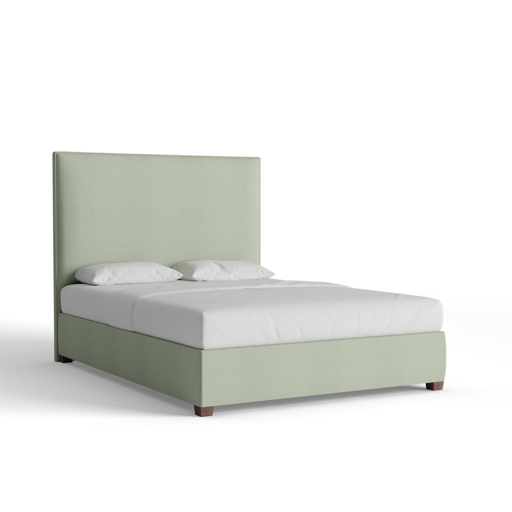 Queen laurel velvet custom on white background