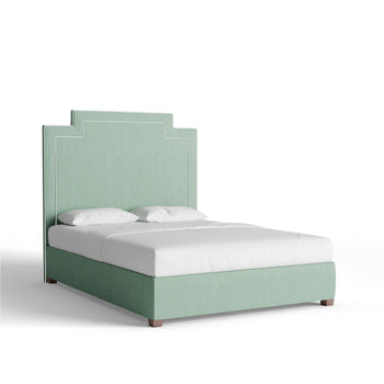 FEATURED: Shown in Queen / 11" Rails / Smoke / Snow Welt