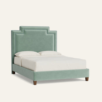 FEATURED: Shown in Queen / 11" Rails / Smoke / Snow Welt