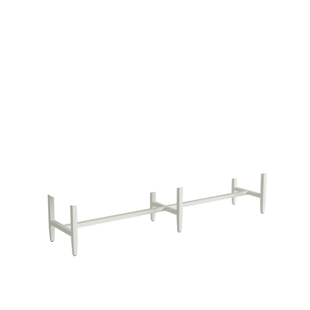 King margot fern custom on white background