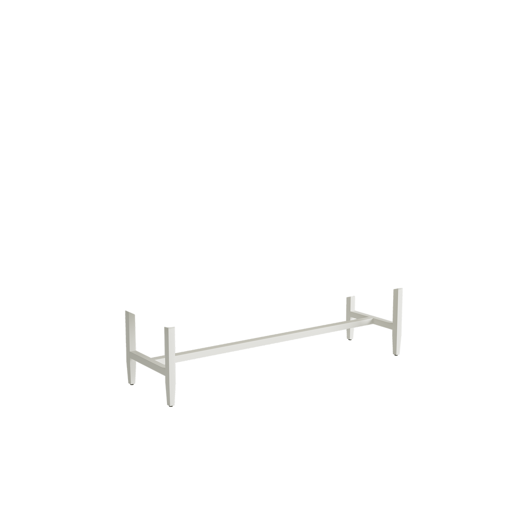 Queen margot fern custom on white background