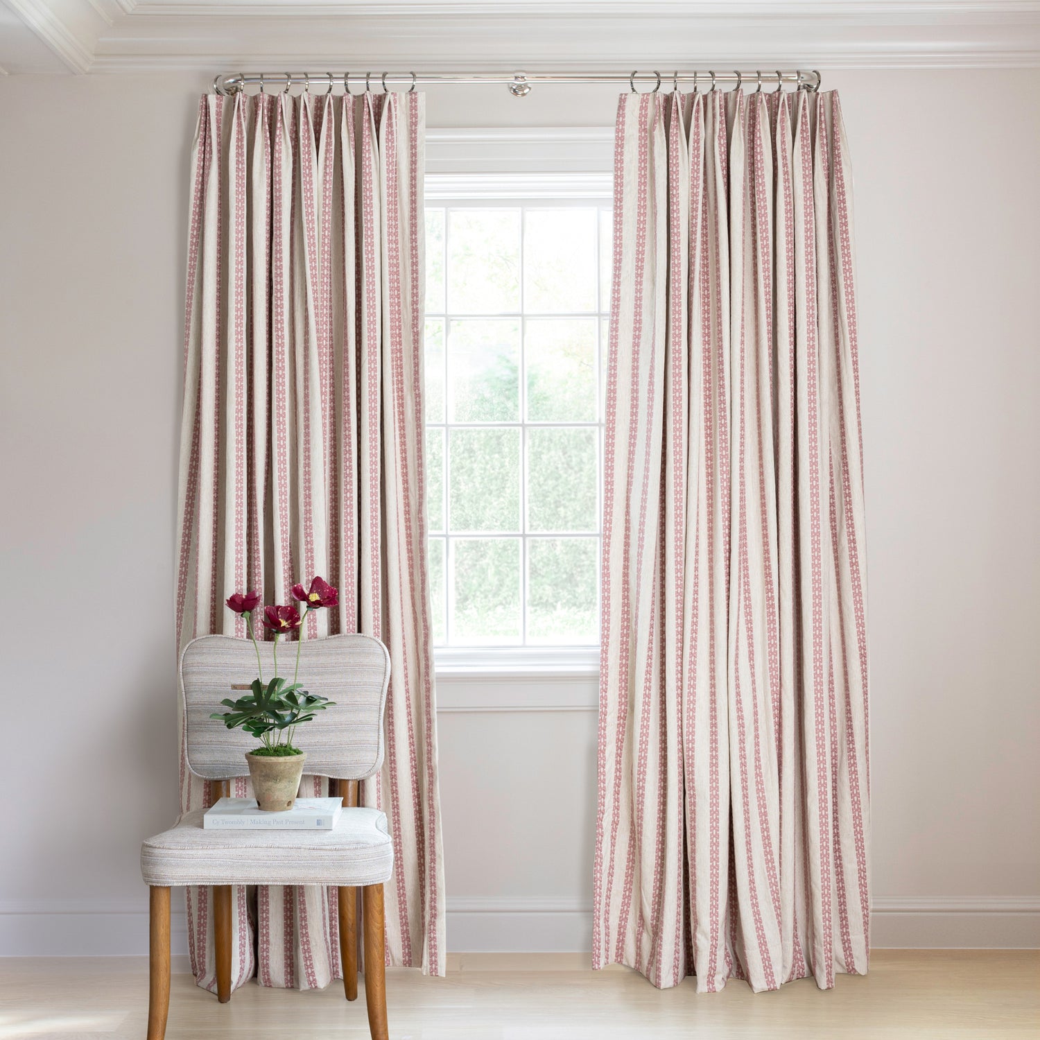 Shown in Tailored Pleat / Blackout