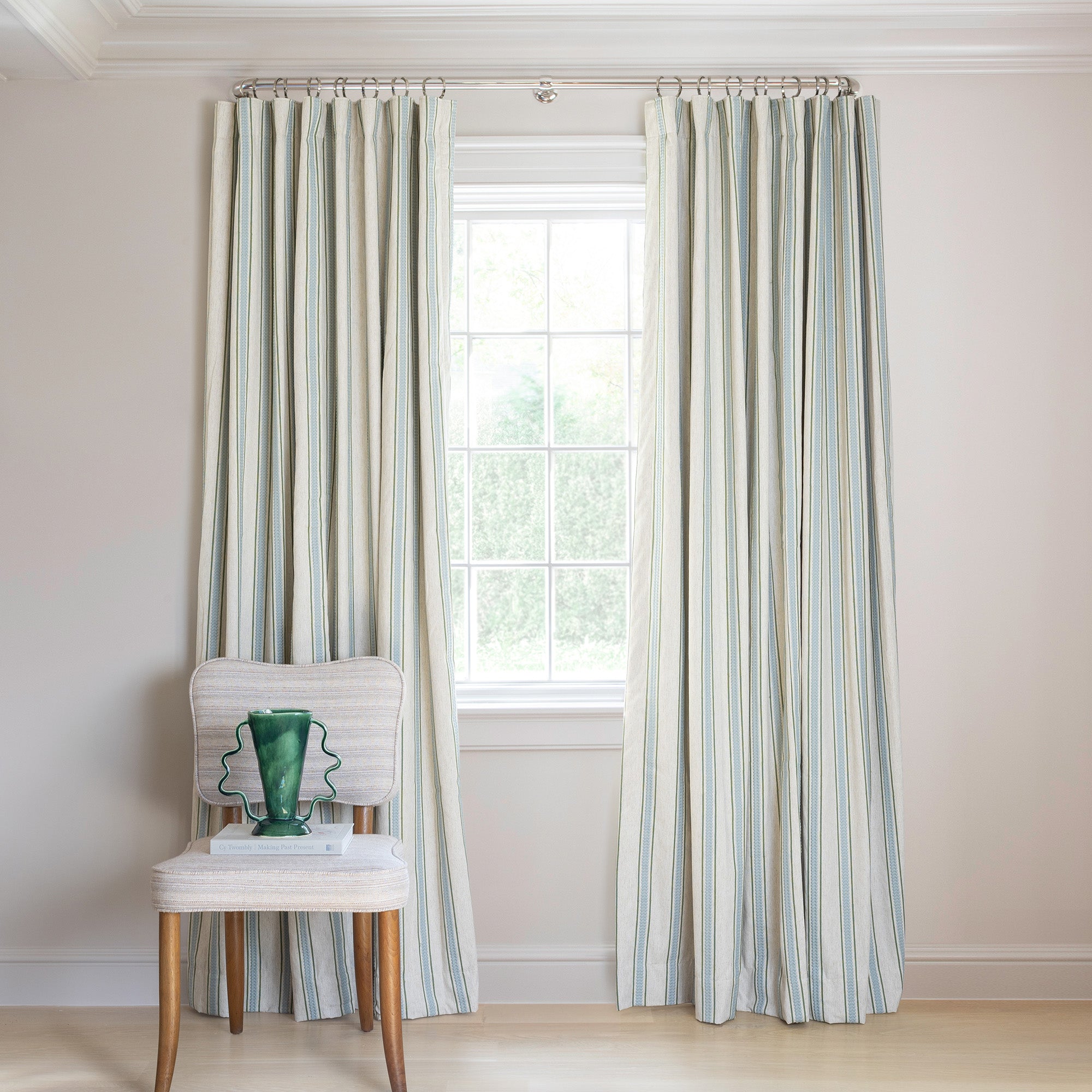 FEATURED: Shown with Ring Top / Blackout