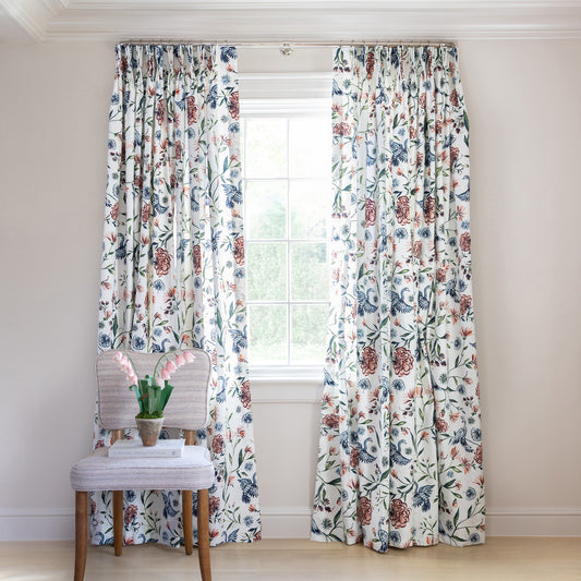 FEATURED: Shown in Pinch Pleat / Privacy