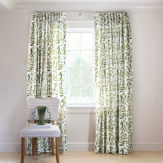 FEATURED: Shown in Pinch Pleat / Privacy