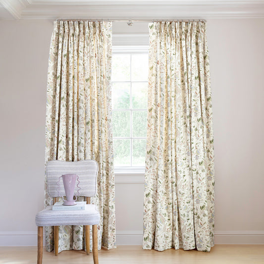 FEATURED: Shown in Pinch Pleat / Privacy
