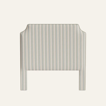 FEATURED: Shown in Queen / Moss Welt