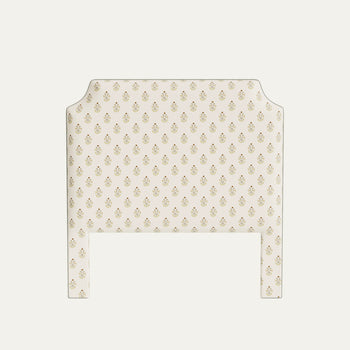 FEATURED: Shown in Queen / Flat / Sea Salt Welt