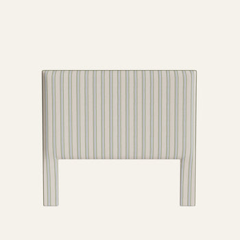 FEATURED: Shown in Queen / Moss Welt