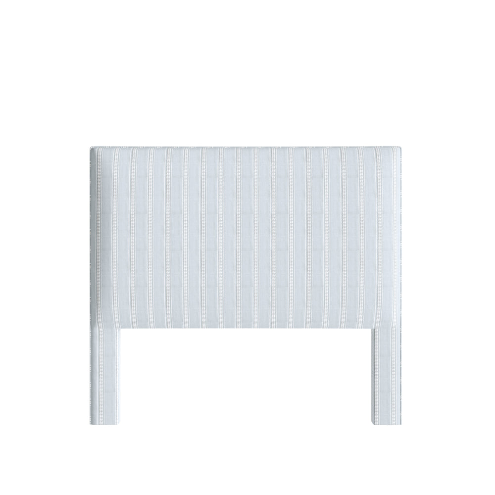 Queen margot mist custom on white background