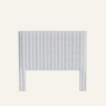 FEATURED: Shown in Queen / Sand Welt