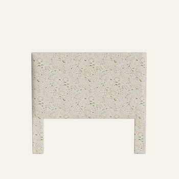 FEATURED: Shown in Queen / Sand Welt