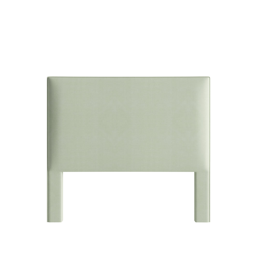 Queen laurel velvet custom on white background