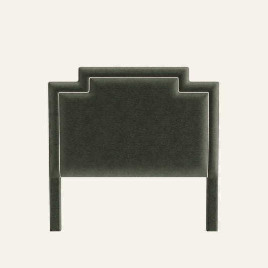 FEATURED: Shown in Queen / Sand Welt