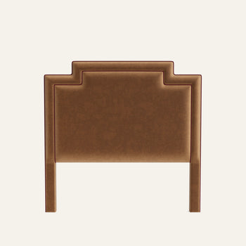 FEATURED: Shown in Queen / Cinnamon Welt