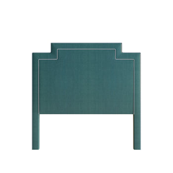 FEATURED: Shown in Queen / Sage Welt