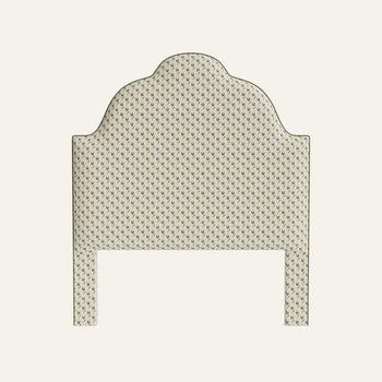 FEATURED: Shown in Queen / Moss Welt