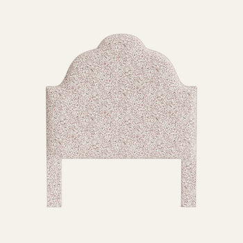 FEATURED: Shown in Queen / Sand Welt