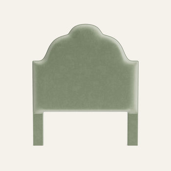 FEATURED: Shown in Queen / Self Welt