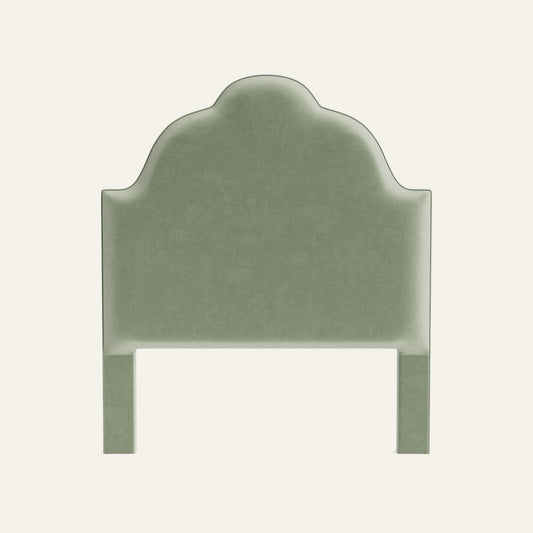 FEATURED: Shown in Queen / Self Welt