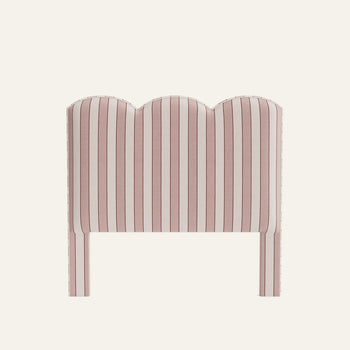 FEATURED: Shown in Queen / Sand Welt