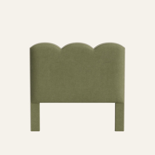 FEATURED: Shown in Queen / Sand Welt