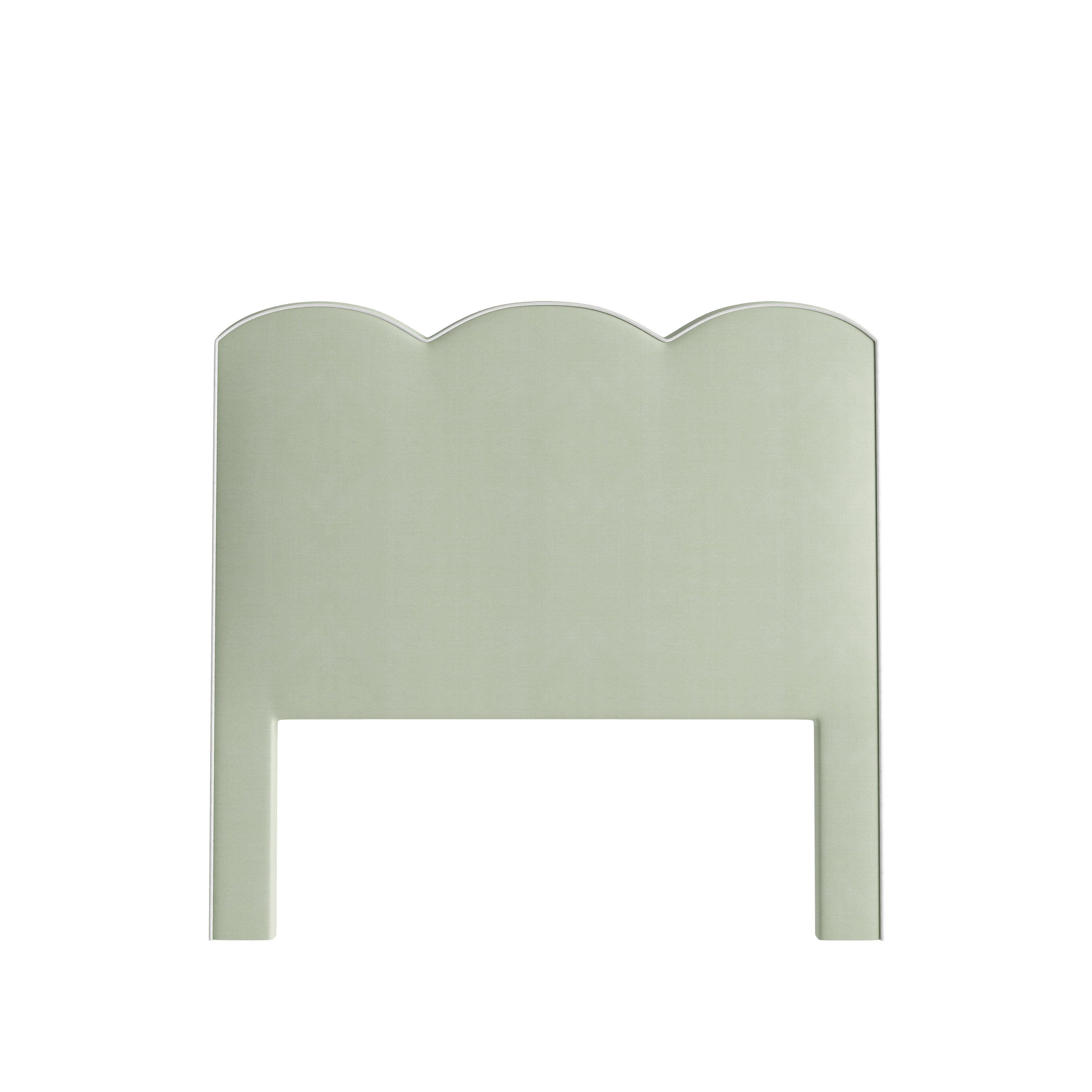 FEATURED: Shown in Queen / Snow Welt