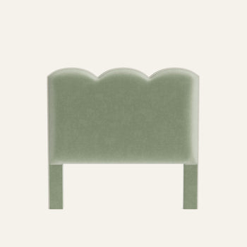 FEATURED: Shown in Queen / Sand Welt