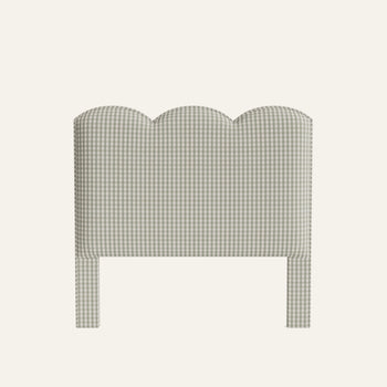 FEATURED: Shown in Queen / Self Welt