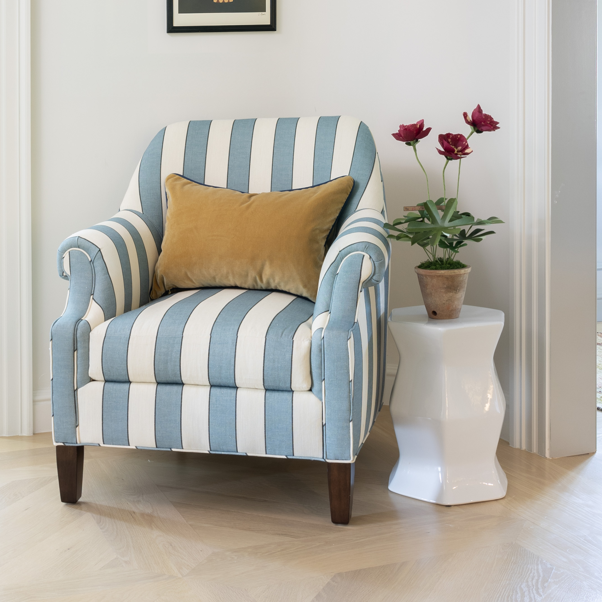 Beatrice Custom Dorothy Chair - Thumbnail 3