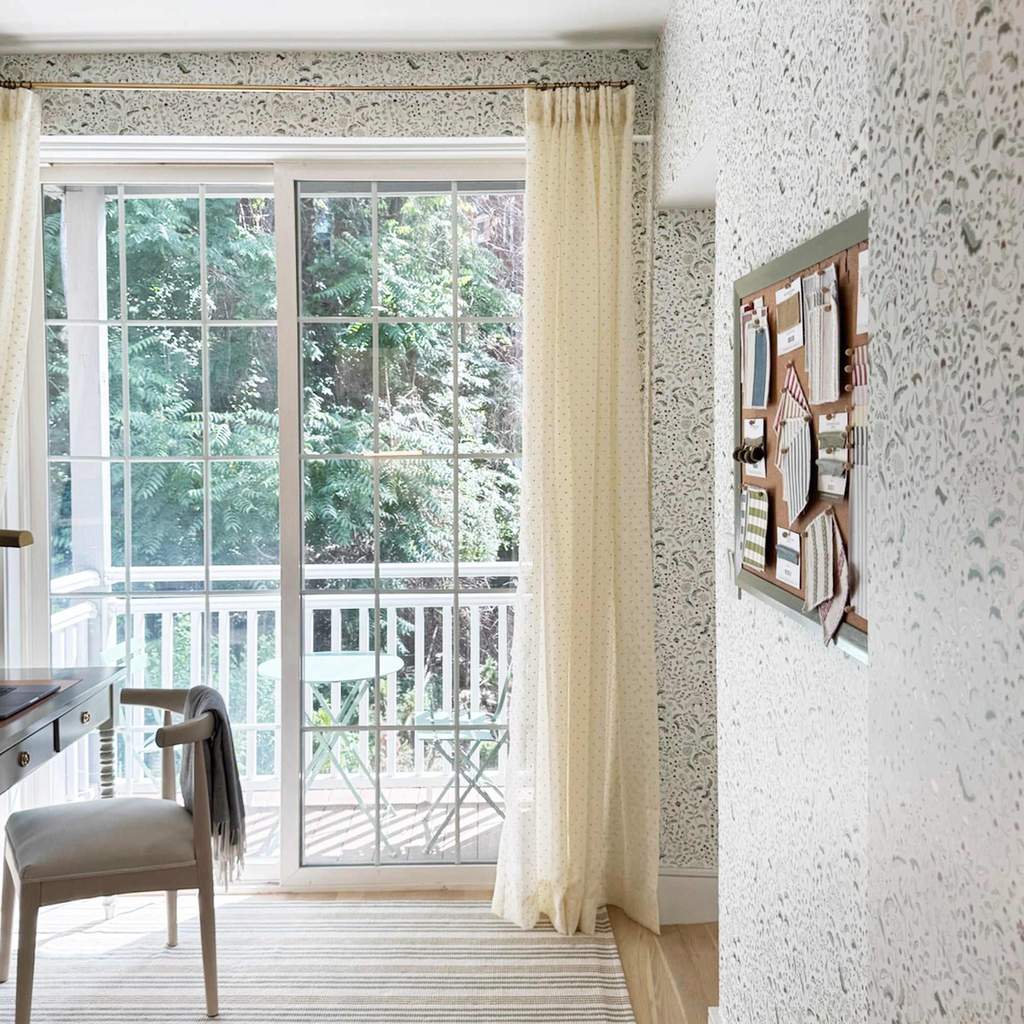 StyledImage-Ruby-Moss-Office