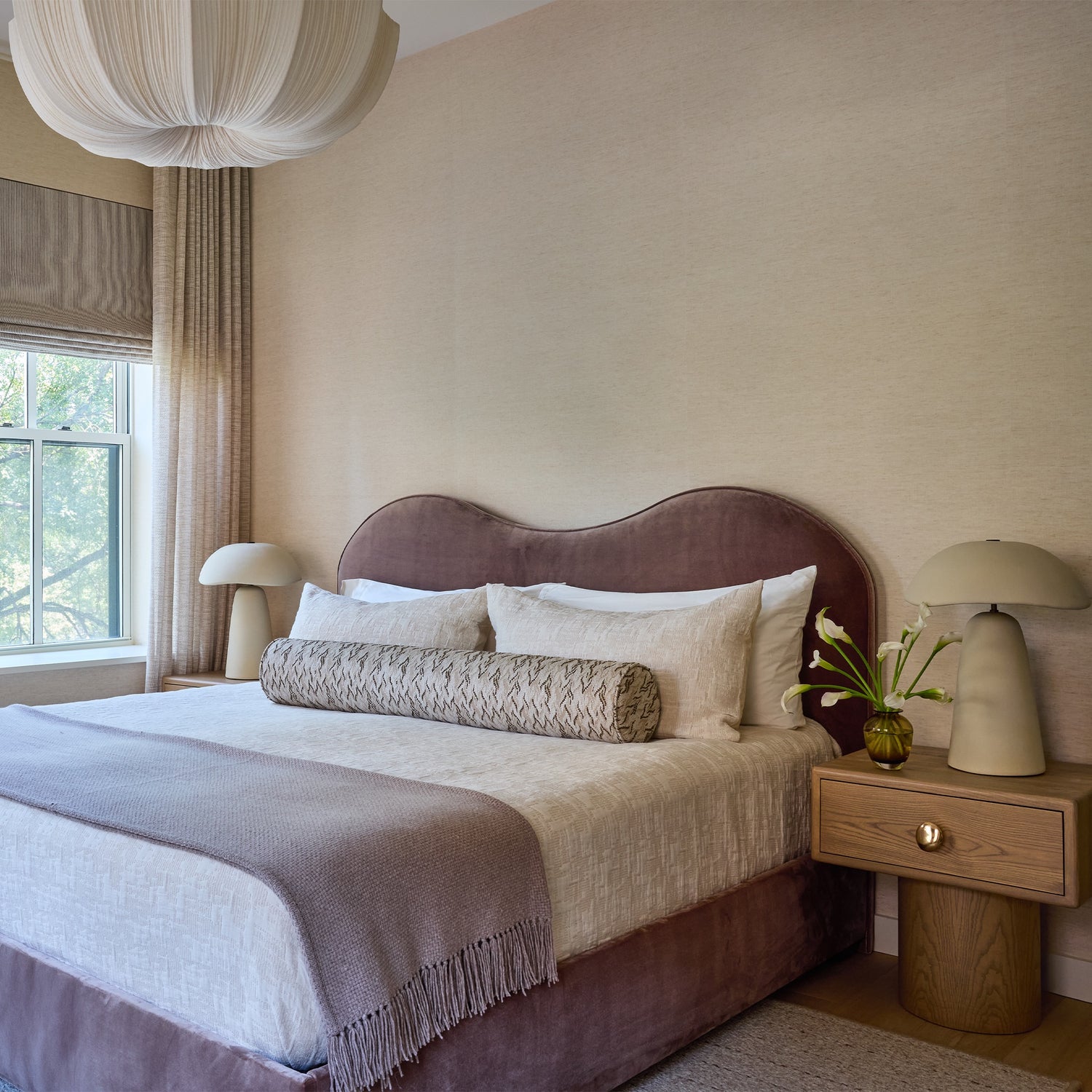 FEATURED: Photo by @hannahzinteriors. Shown in Walnut Velvet