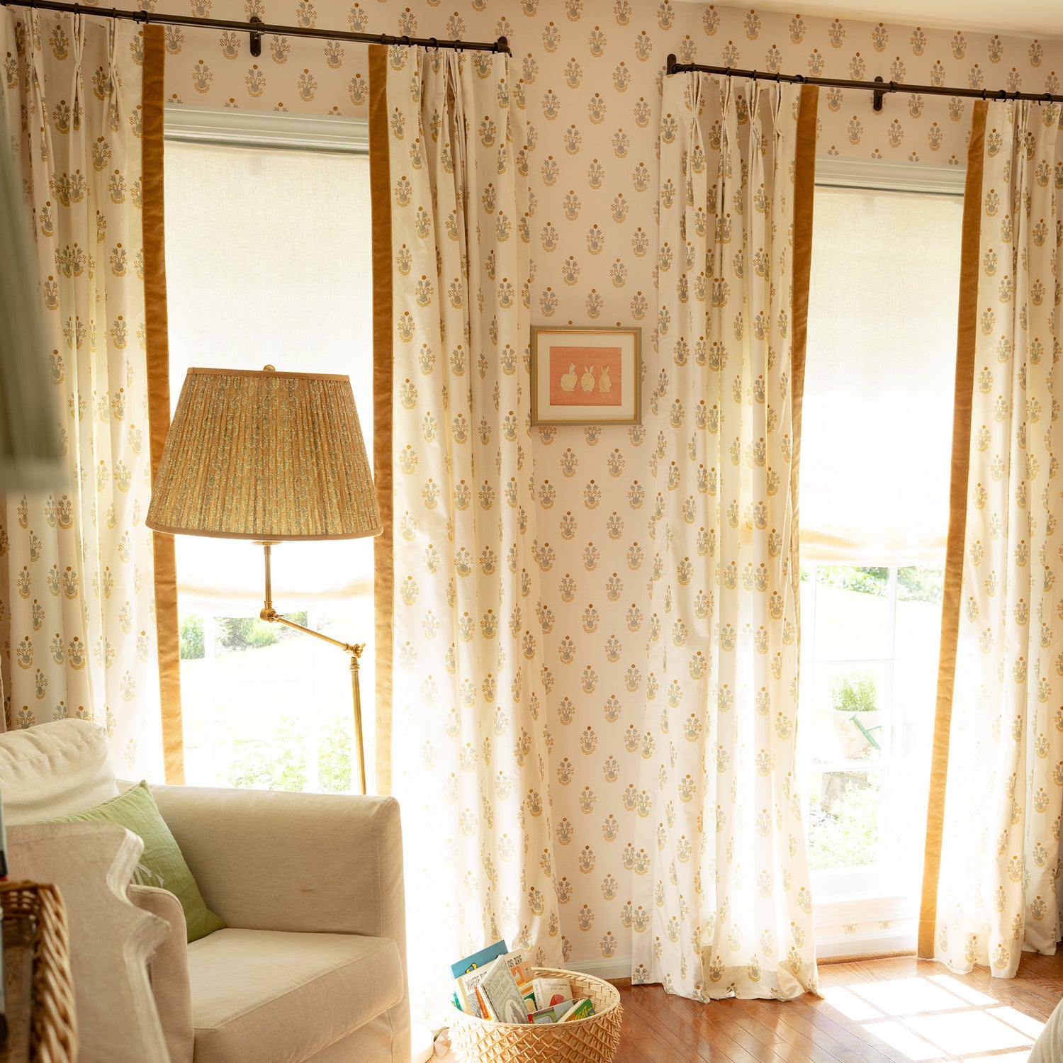 FEATURED: Photo by @hannahsmckenna. Lucie Chamomile Wallpaper & Curtains with Honey Band