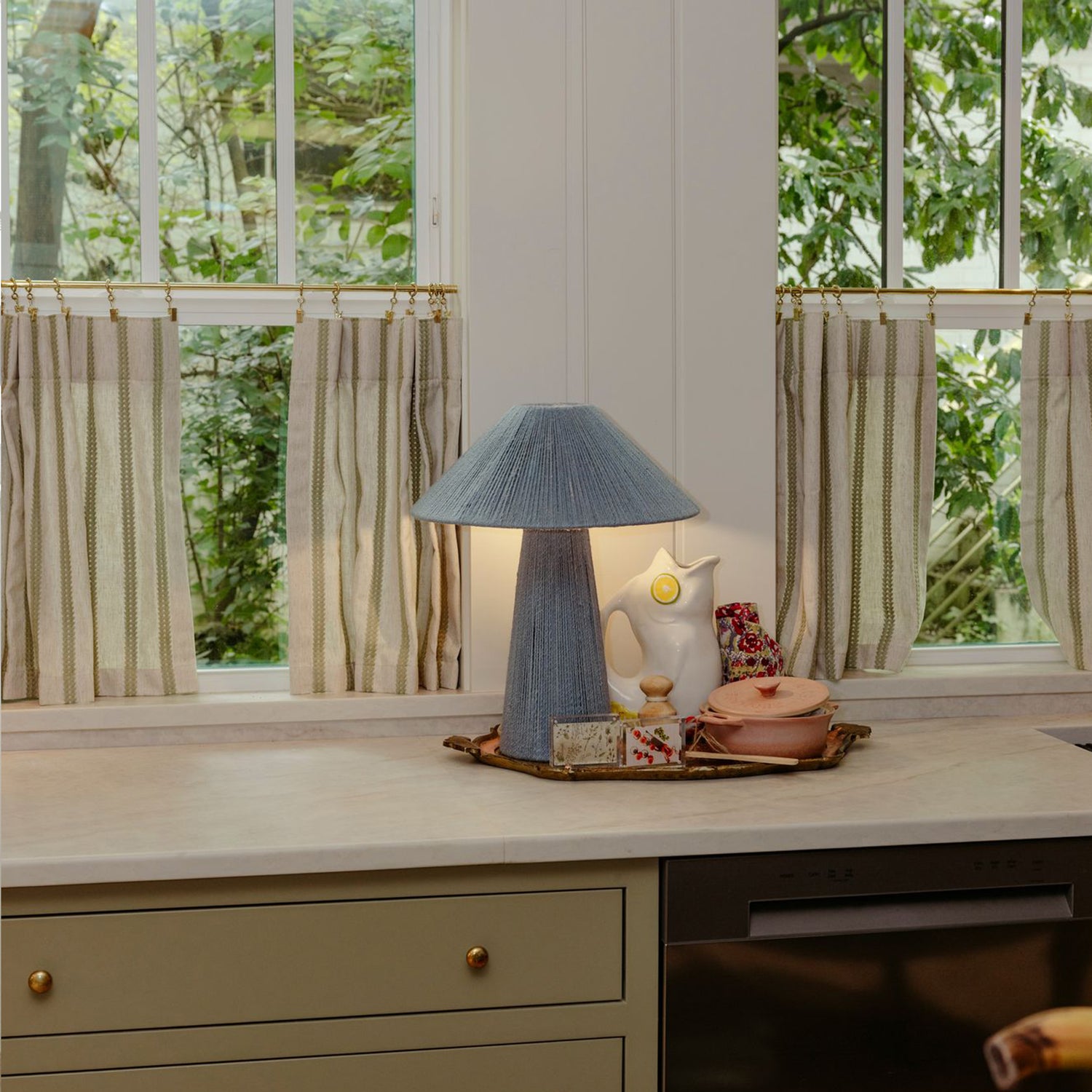 FEATURED: Photo by @birdlambert & @gabriellavalladares