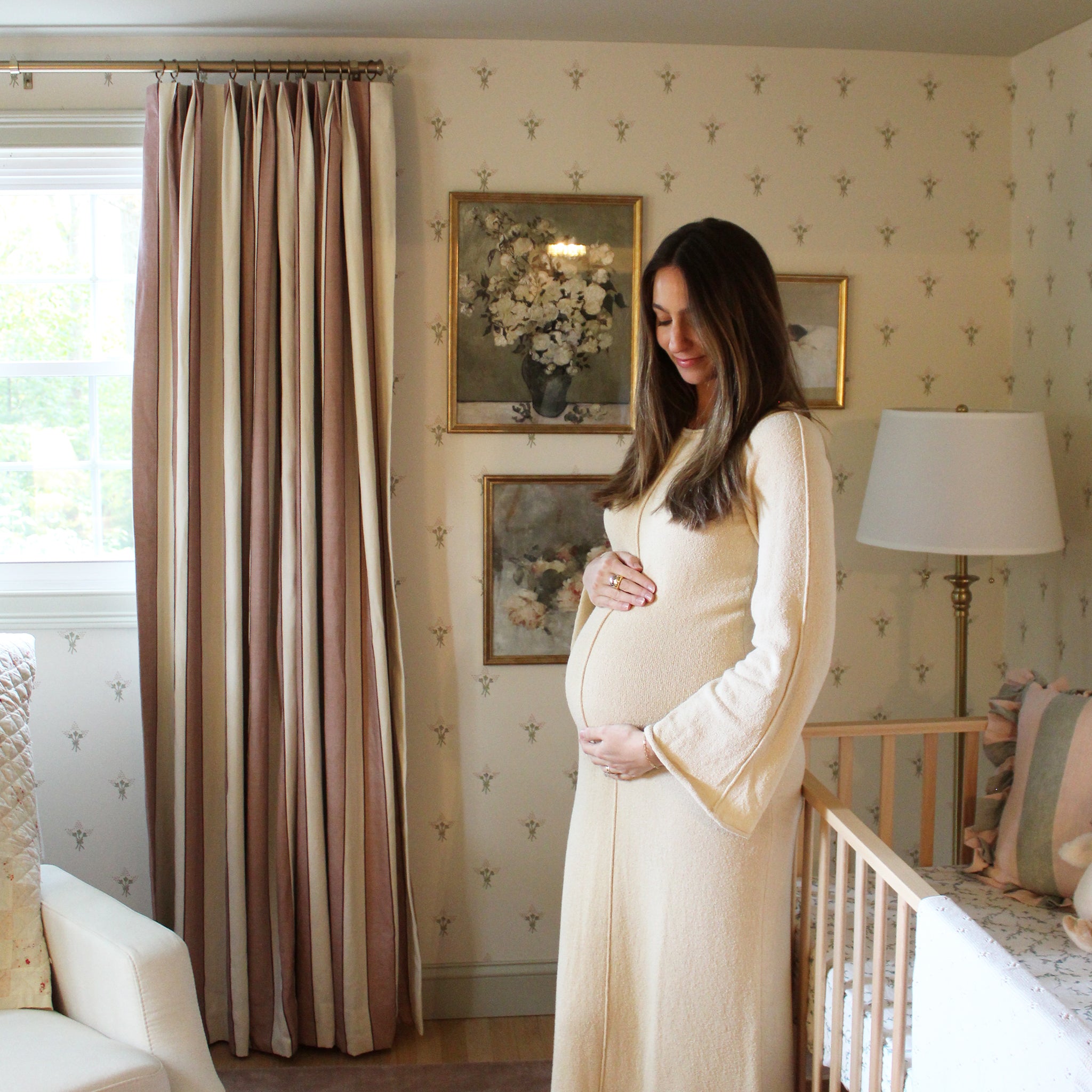 FEATURED: Photo by @gennyrosedesigns. Shown in Tailored Pleat / Blackout.
