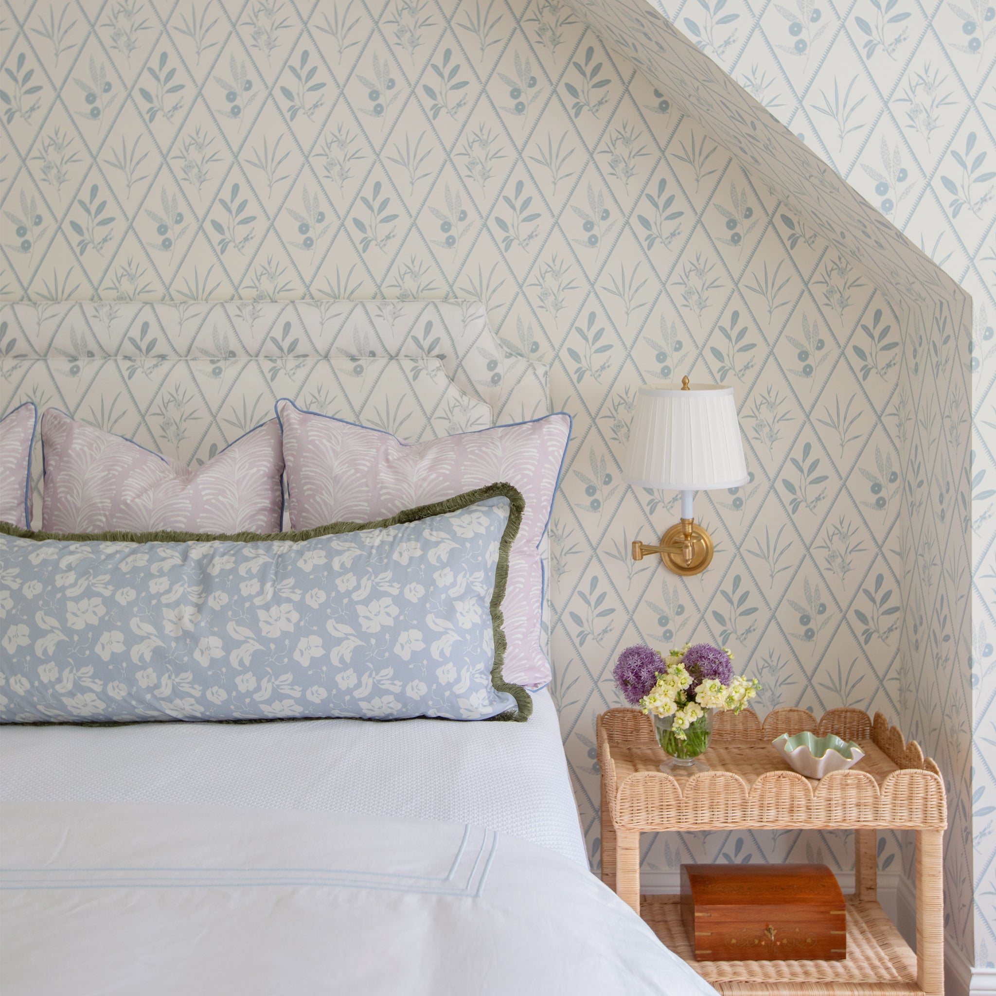 FEATURED: Photo by @mollybasileinteriors