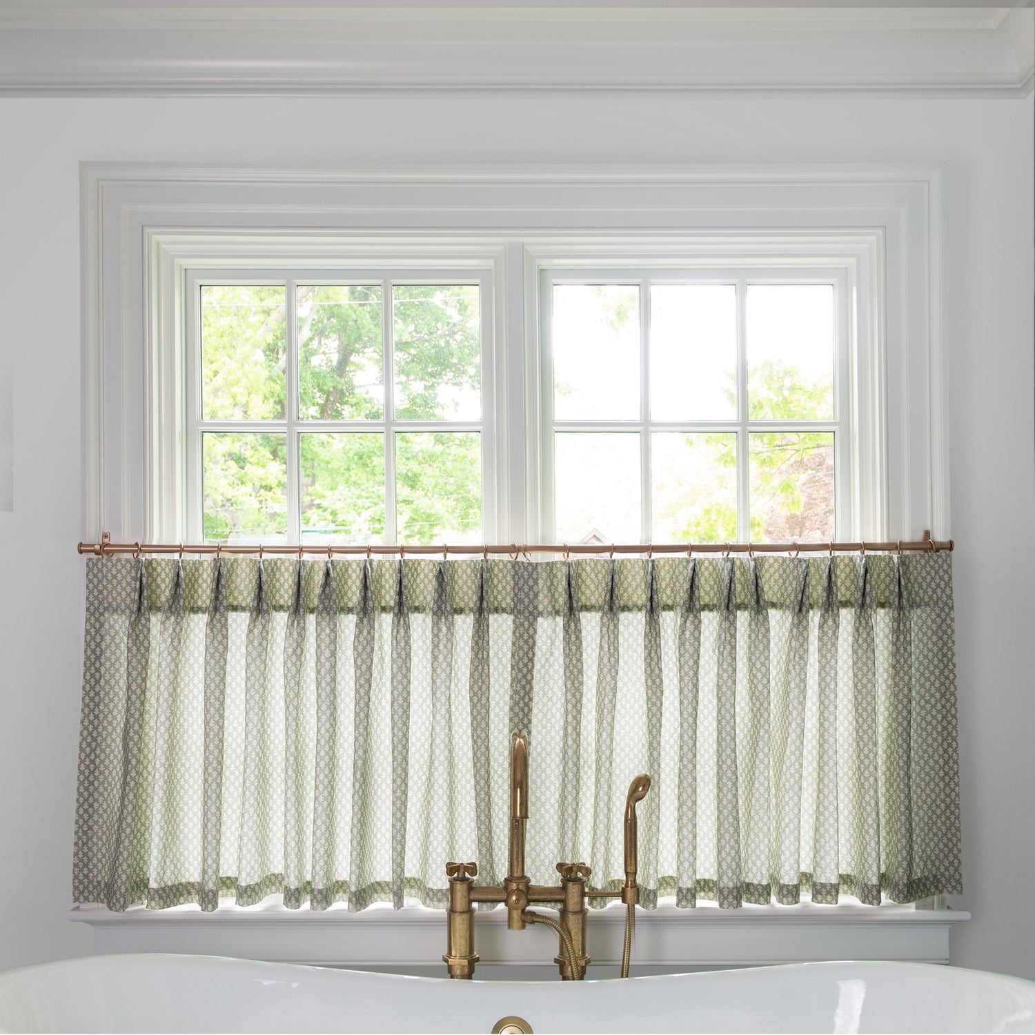 FEATURED: Shown in Tailored Pleat