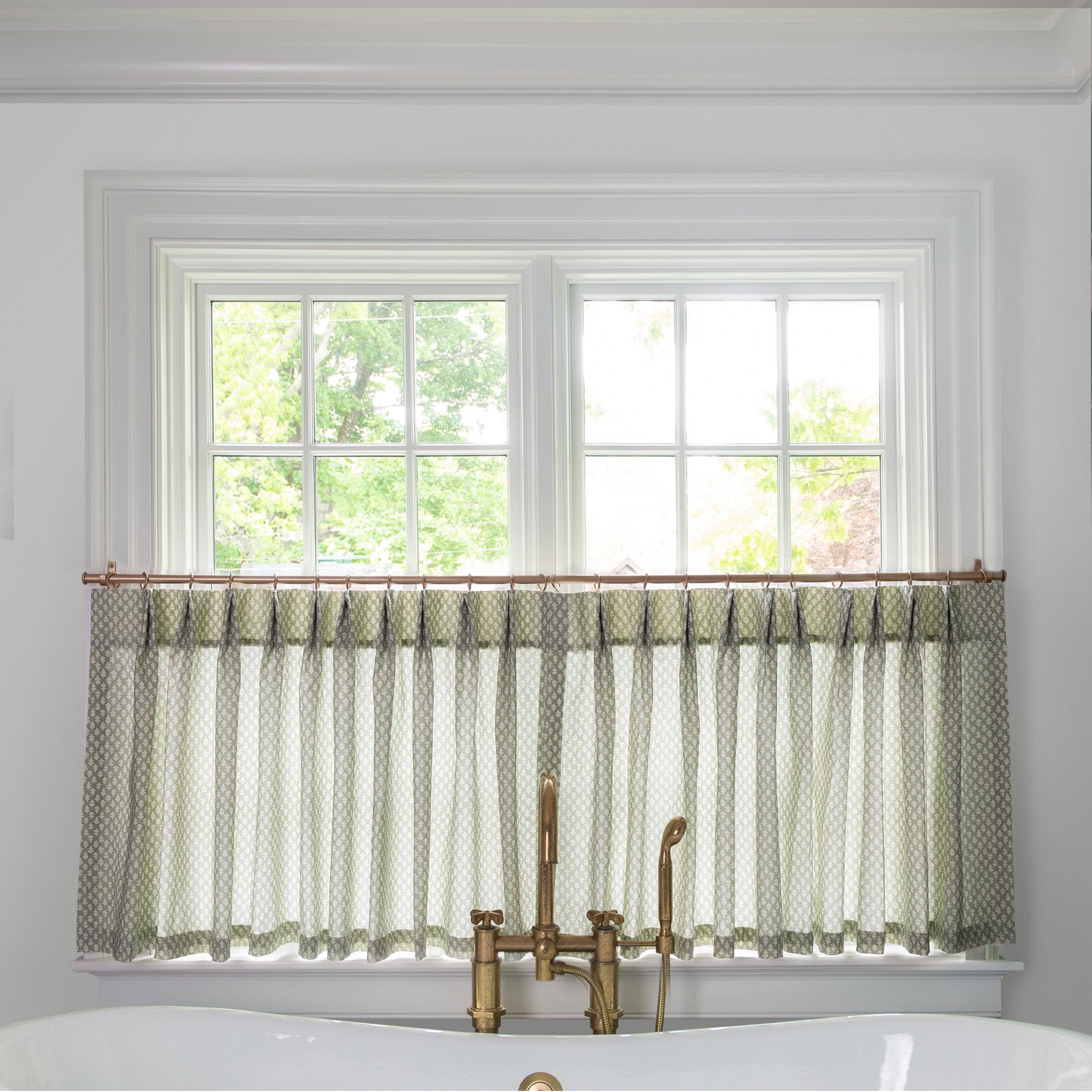 FEATURED: Shown in Tailored Pleat