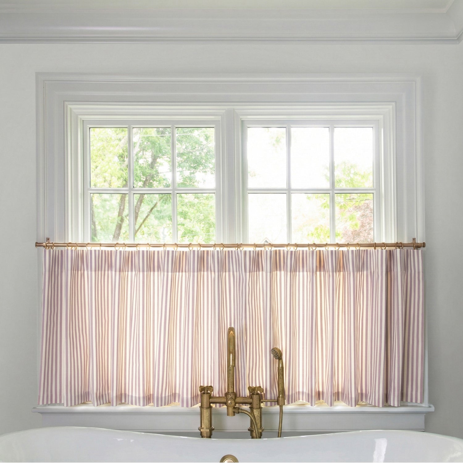 FEATURED: Shown in Ring Top