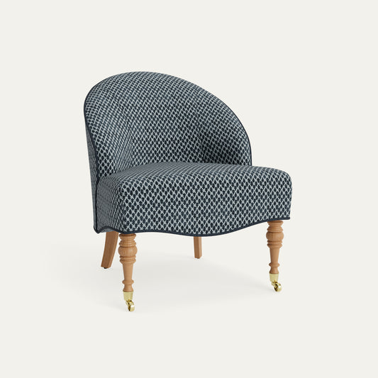 FEATURED: Shown with Oak / Midnight Welt