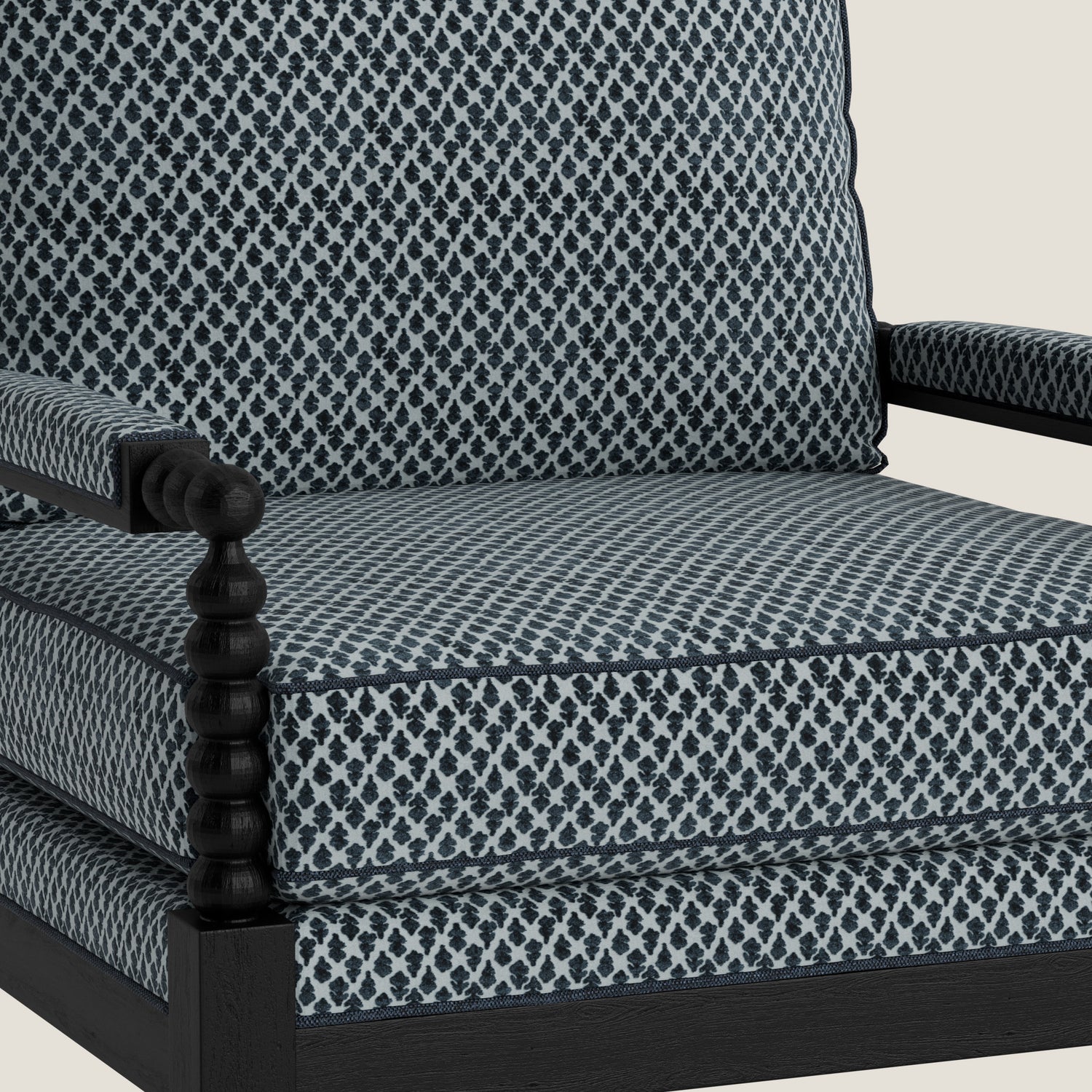 FEATURED: Shown with Ebony / Midnight Welt