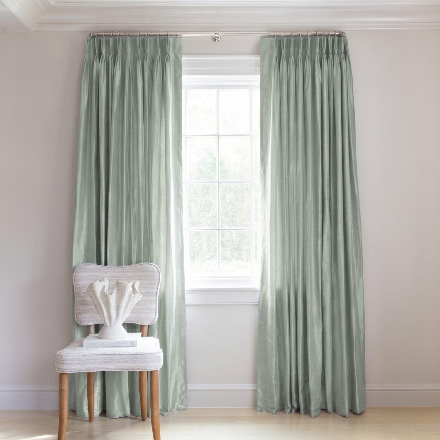FEATURED: Shown in Pinch Pleat / Privacy