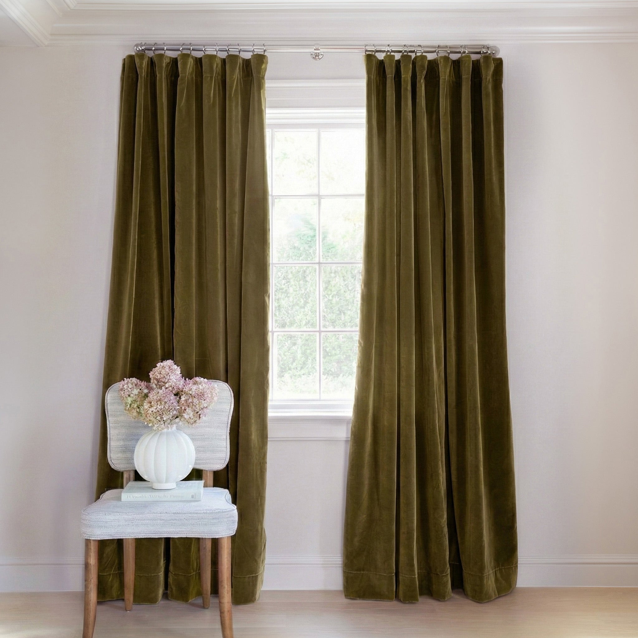 FEATURED: Shown in Ring Top / Blackout