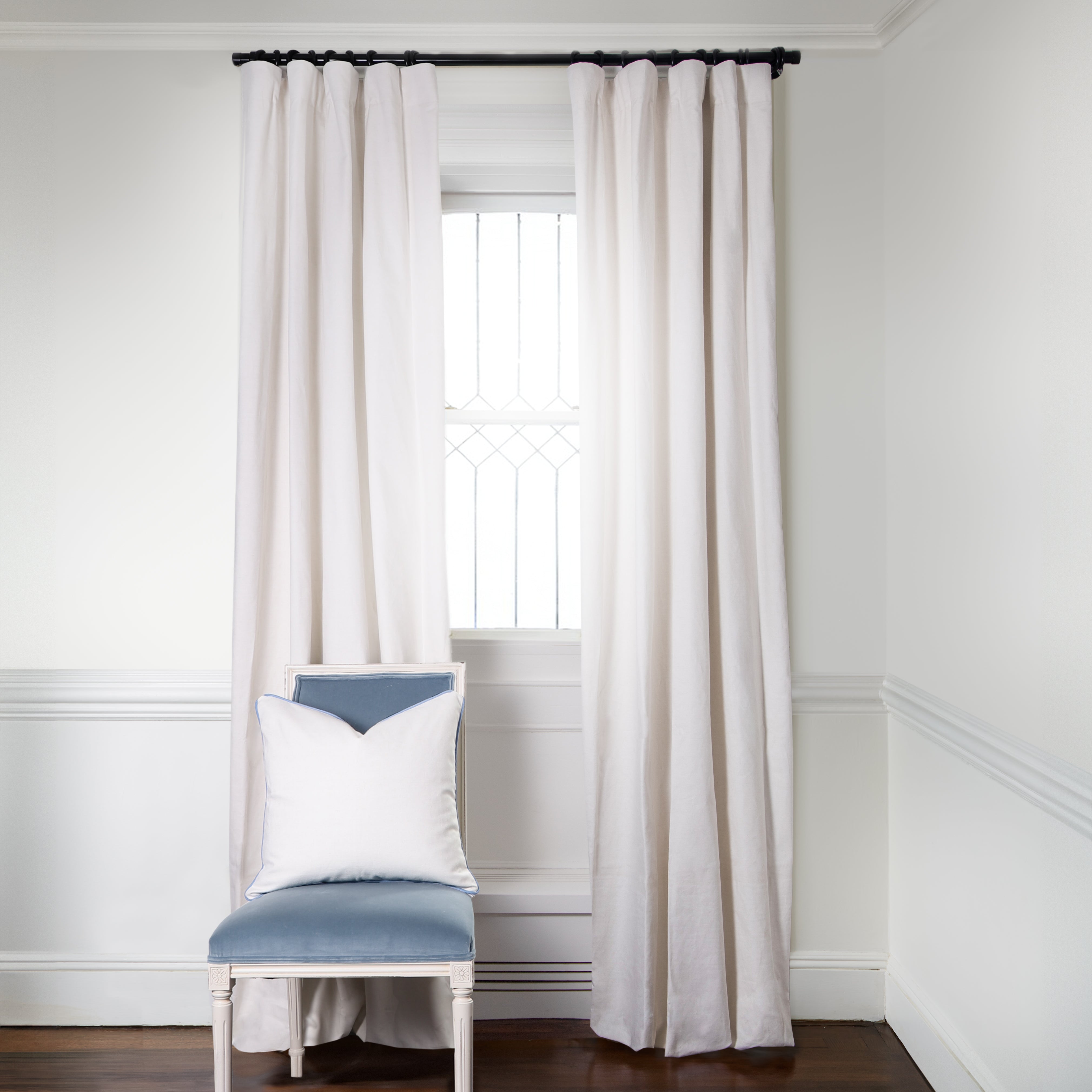 White deals linen curtains