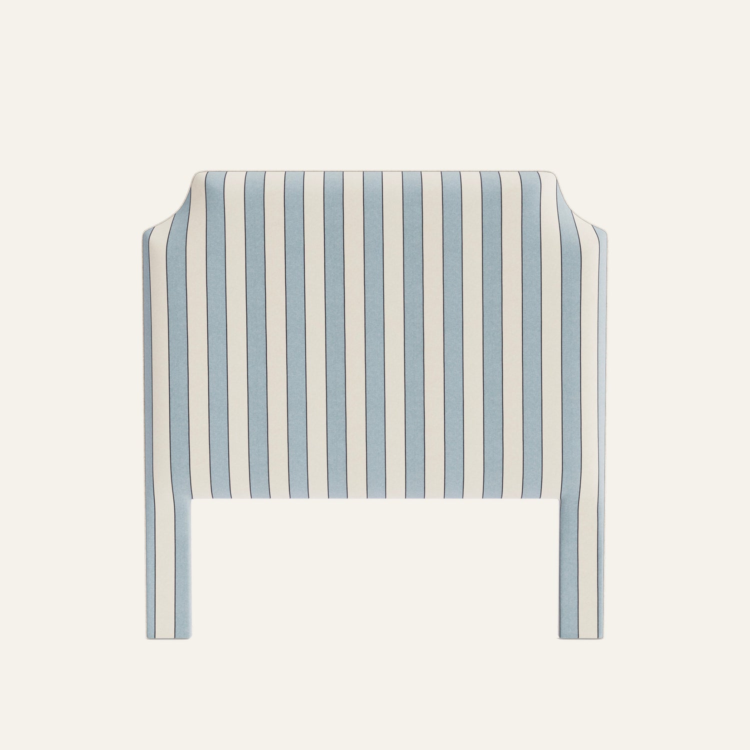 FEATURED: Shown in Queen / Sand Welt