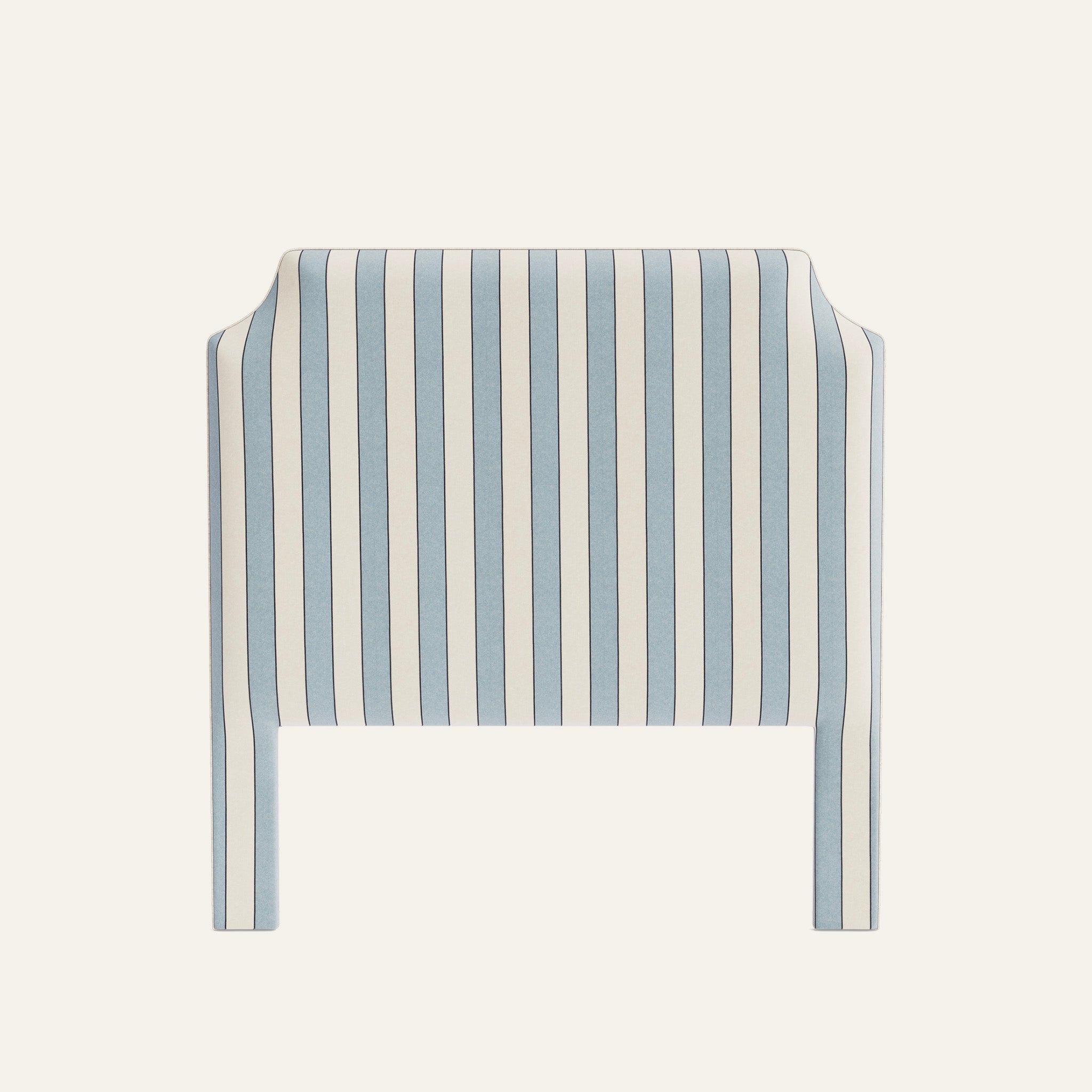 FEATURED: Shown in Queen / Sand Welt