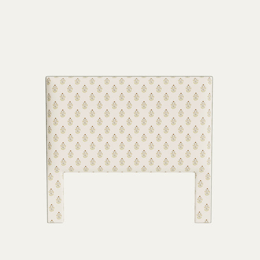 FEATURED: Shown in Queen / Flat / Sea Salt Welt