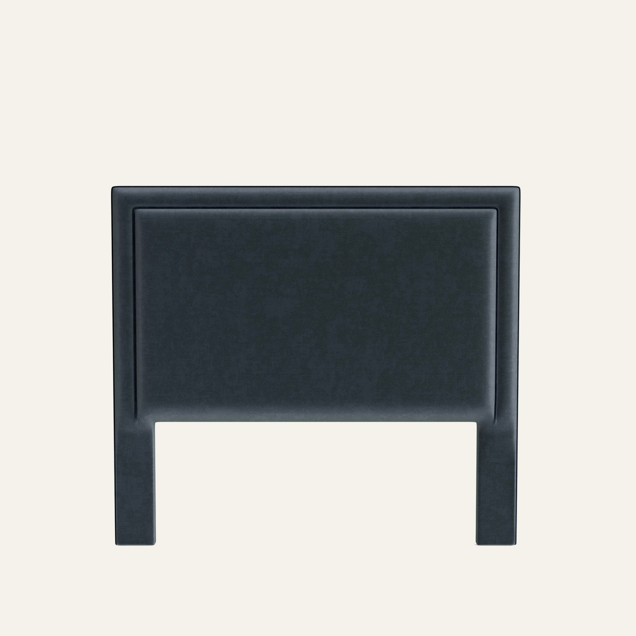 FEATURED: Shown in Queen / 4" Channel / Cadet Welt