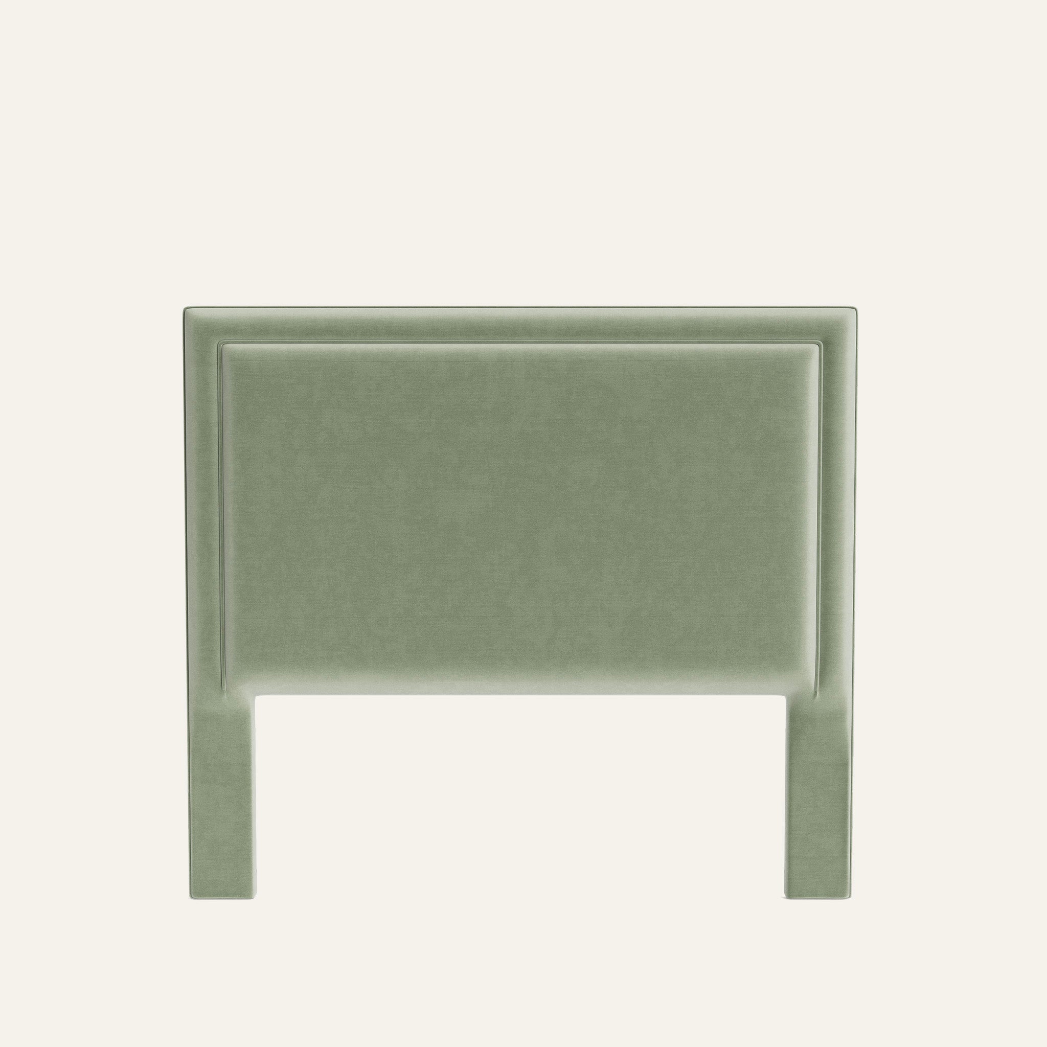 FEATURED: Shown in Queen / 4" Channel / Self Welt